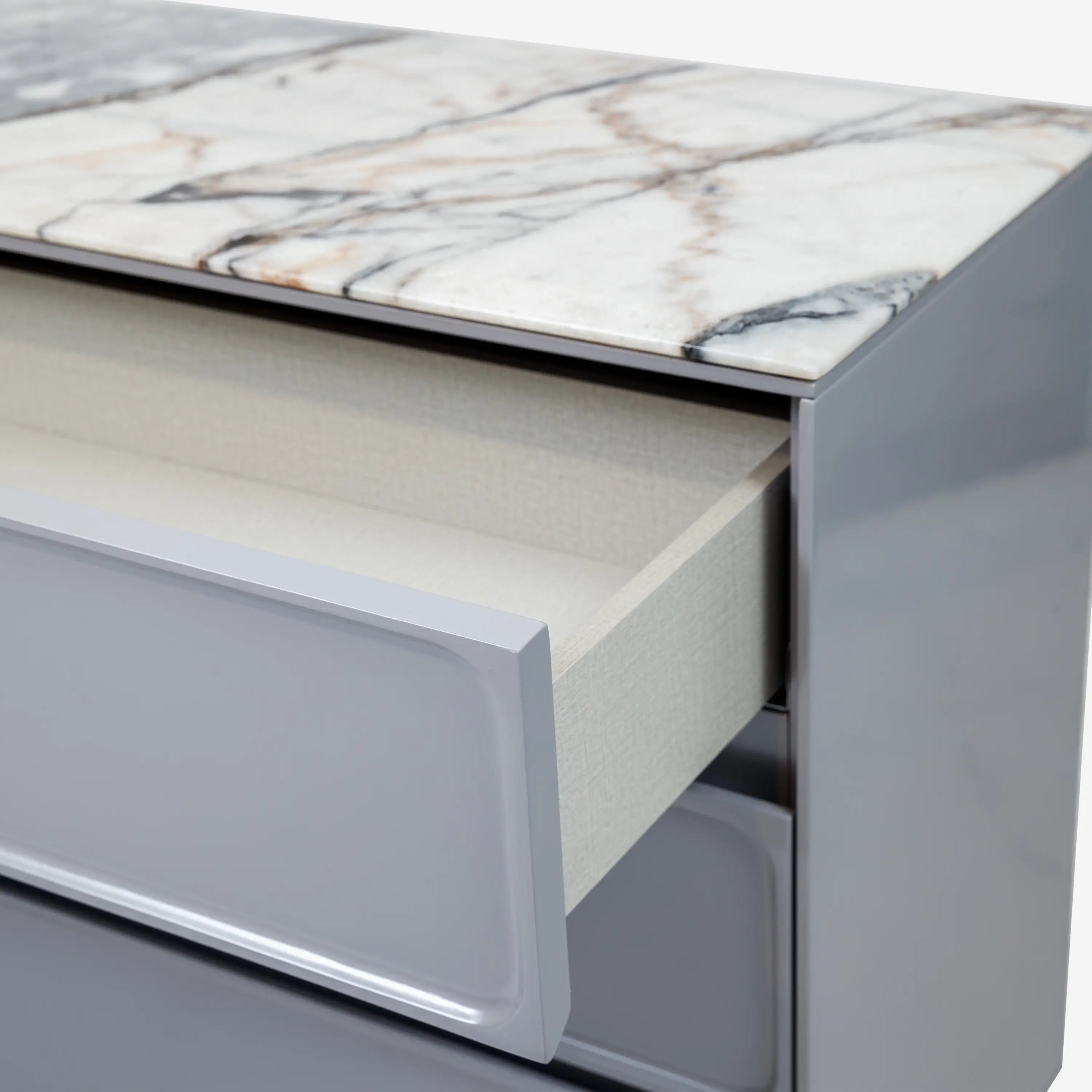 Mia Cabinet